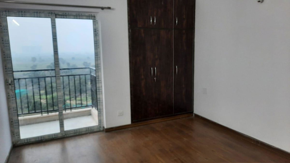 2 BHK Apartment For Rent in Gaur Yamuna City 16th Park View