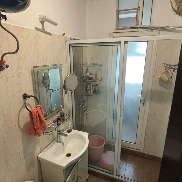 Team Area, mahagun-maestro 3 Bedroom 1750 Sq.Ft. Apartment In Sector 75 Noida 9855216