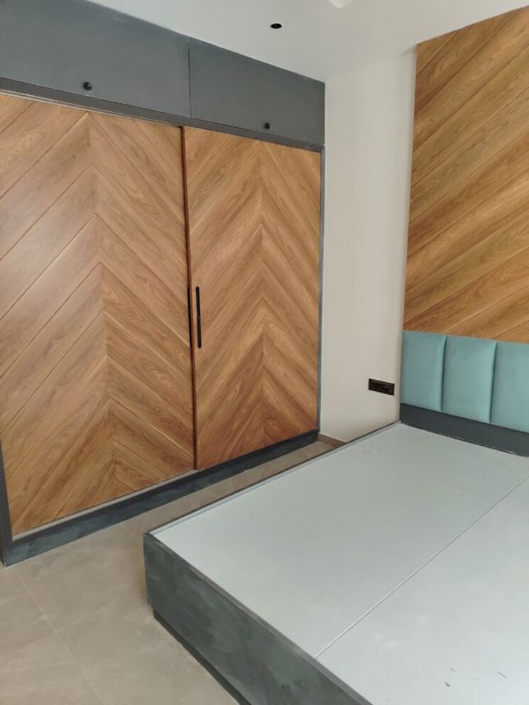 Room, sindhi-colony-ulsoor 3 Bedroom 2050 Sq.Ft. Apartment In Halasuru Bangalore 9674215