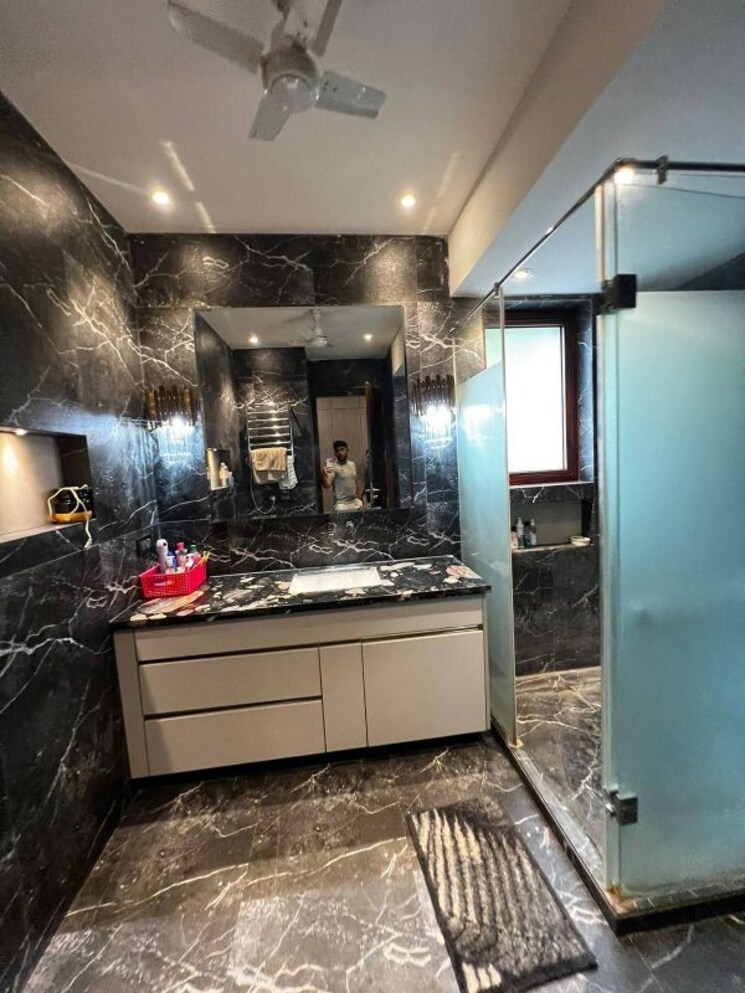 Attached Bathroom, greater kailash i 3 Bedroom 3500 Sq.Ft. Builder Floor In Greater Kailash I Delhi 9681755