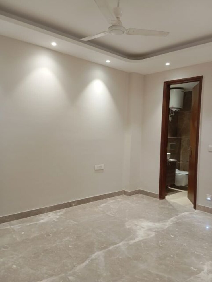 Master Bedroom, greater kailash i 3 Bedroom 2200 Sq.Ft. Builder Floor In Greater Kailash I Delhi 9654284