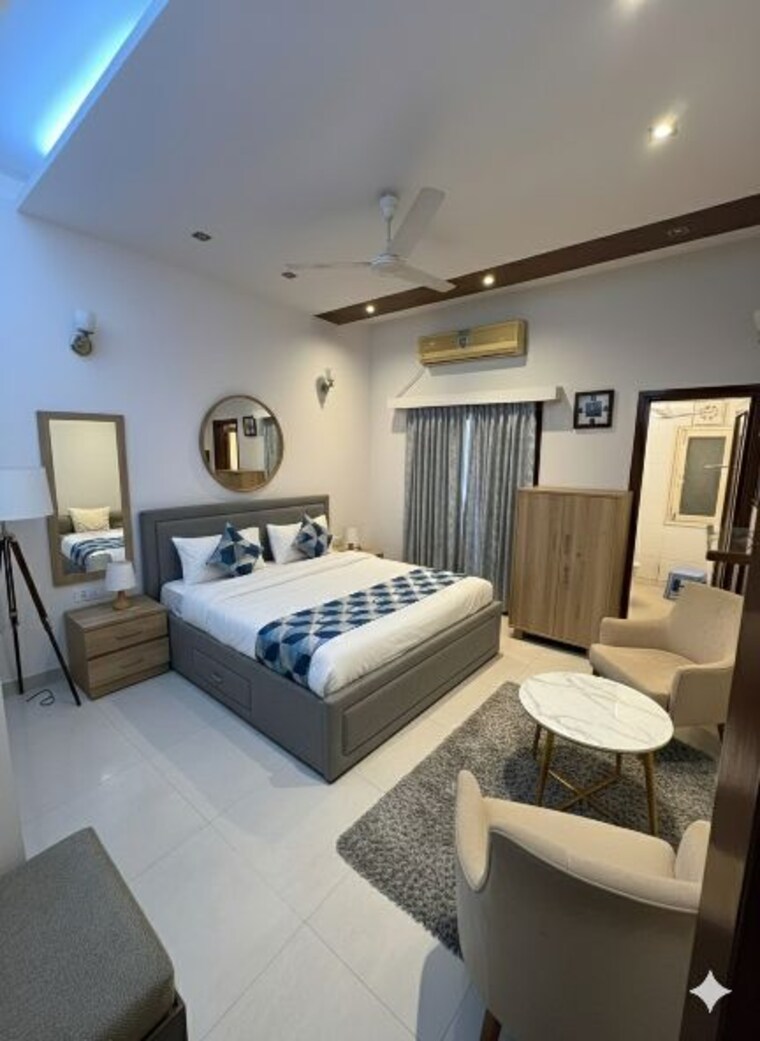 Master Bedroom, kalkaji 3 Bedroom 2000 Sq.Ft. Builder Floor In Kalkaji Delhi 9750151