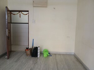 Room in 3 BHK Apartment at Bharat Belmonte, Andheri West – for Sale