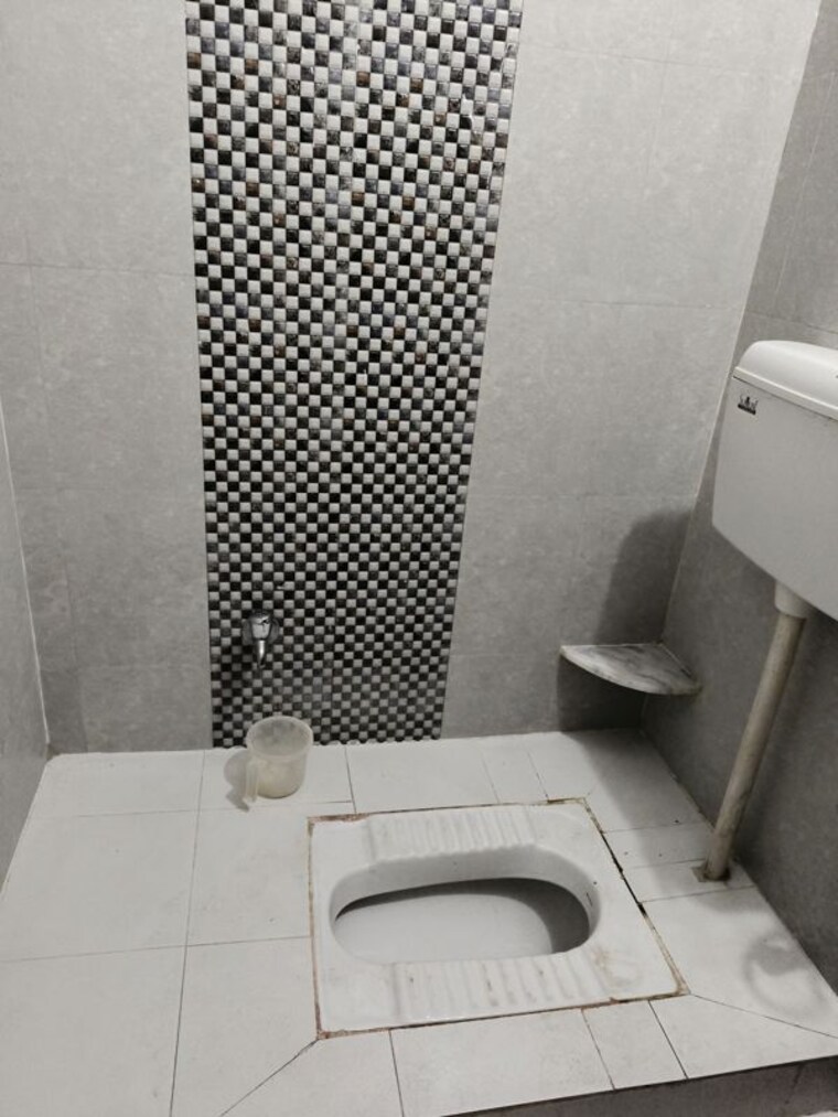 Bathroom, north sri krishna puri 3 Bedroom 1100 Sq.Ft. Independent House In North Sri Krishna Puri Patna 9855258