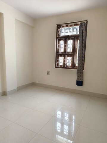 Room in 3 BHK Independent House at North Sri Krishna Puri – for Rent