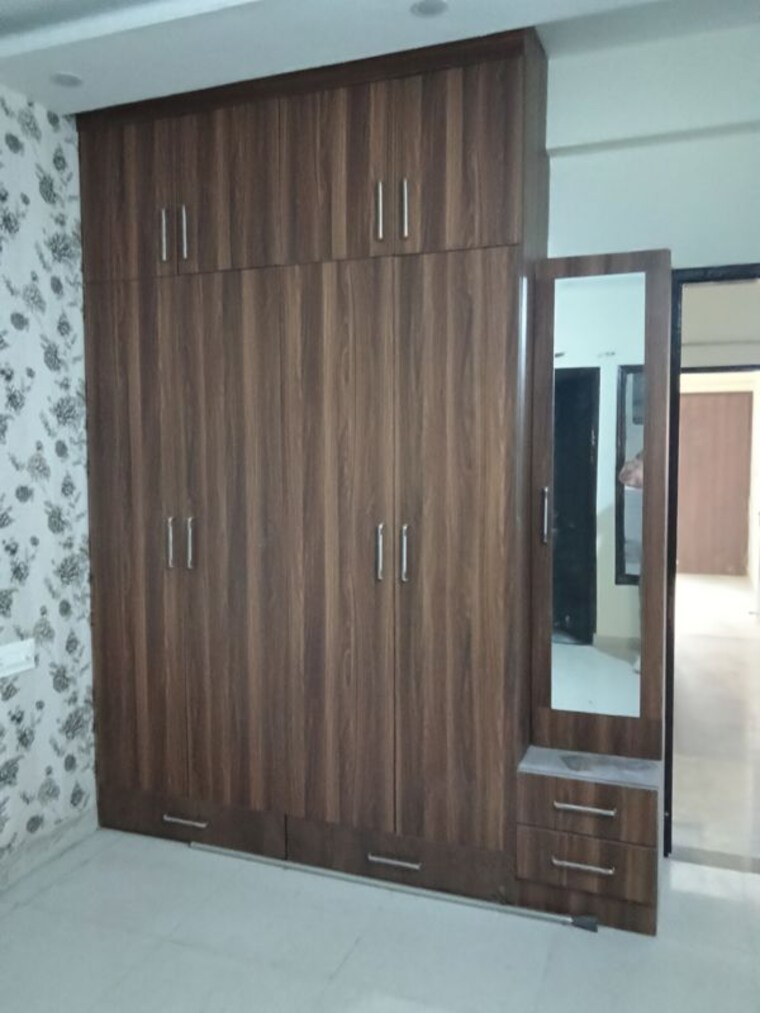 Room, dhakoli 3 Bedroom 122 Sq.Yd. Builder Floor In Dhakoli Zirakpur 9855265