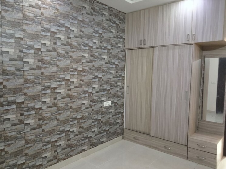 Room, dhakoli 2 Bedroom 100 Sq.Yd. Builder Floor In Dhakoli Zirakpur 9855270