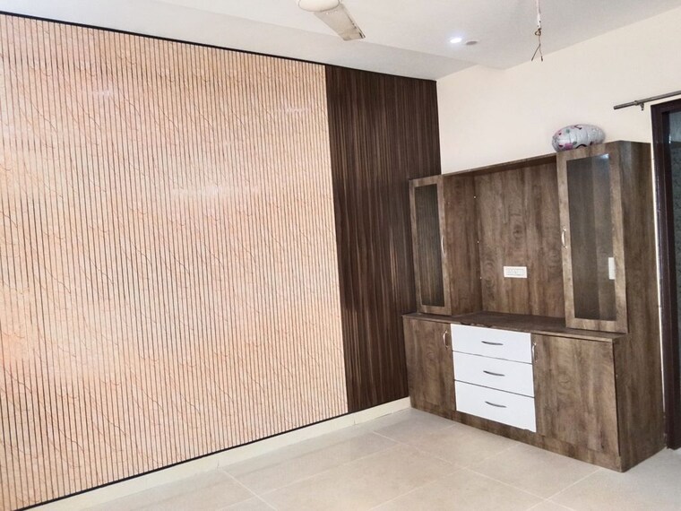 Room, dhakoli 2 Bedroom 100 Sq.Yd. Builder Floor In Dhakoli Zirakpur 9855270