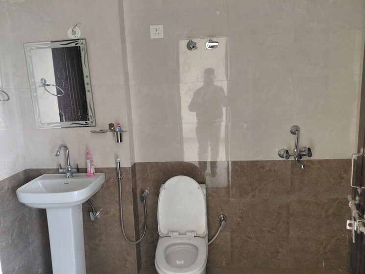 Bathroom, omaxe city 2 Bedroom 1900 Sq.Ft. Apartment In Omaxe City Lucknow 9855282