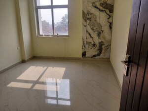Room in 2 BHK Apartment at Omaxe City – for Rent
