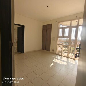 Room in 3 BHK Apartment at Ireo The Corridors, Sector 67a – for Rent