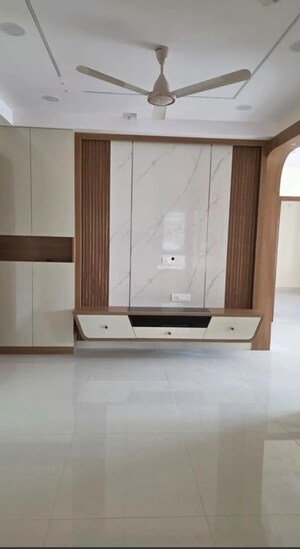 Room in 2 BHK Apartment at My Home Sayuk, Tellapur – for Rent