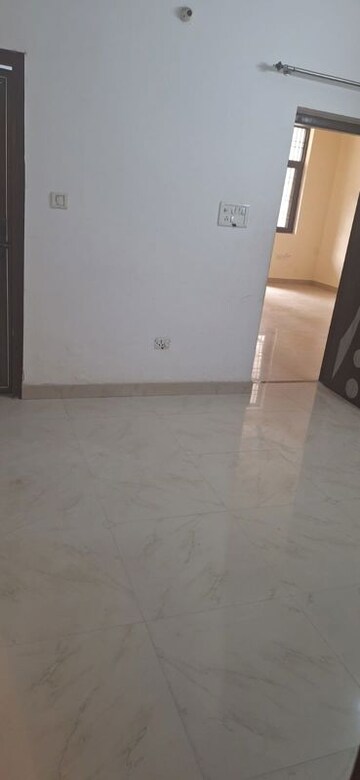 Room in 3 BHK Independent House at Sector 55 – for Rent