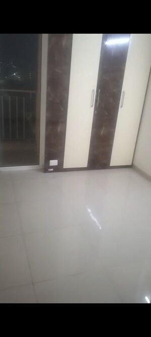 Room in 2 BHK Apartment at Wave Dream Homes, Wave City – for Rent