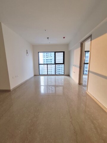 Room in 2.5 BHK Apartment at Wadhwa TW Gardens, Kandivali East – for Rent