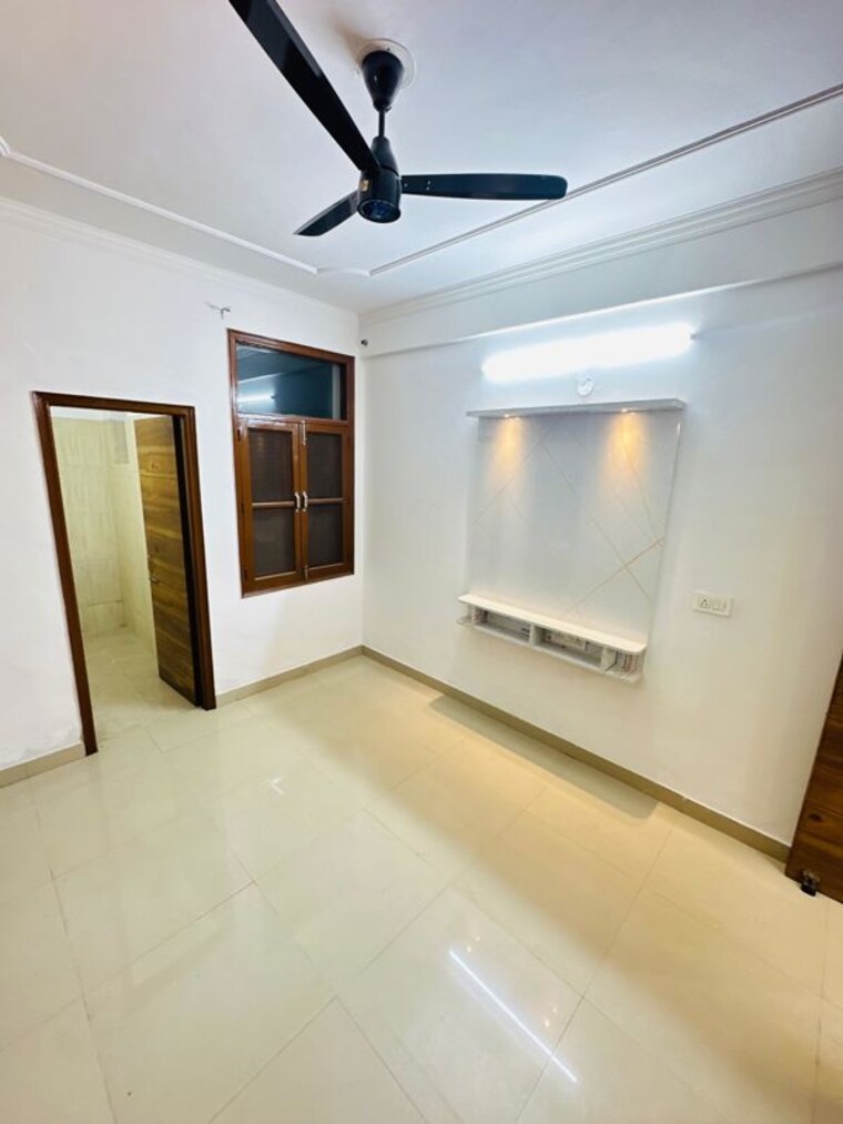 Room, pir machalla 3 Bedroom 1250 Sq.Ft. Builder Floor In Pir Machalla Zirakpur 9855329