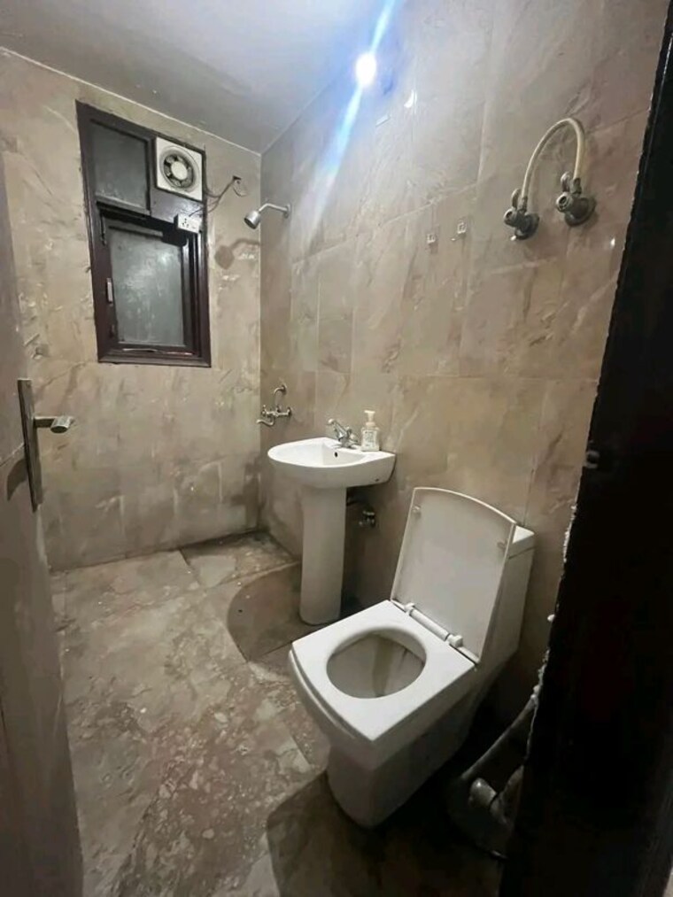 Bathroom, palm-residency-chhatarpur 2 Bedroom 1000 Sq.Ft. Apartment In Chattarpur Delhi 9855332