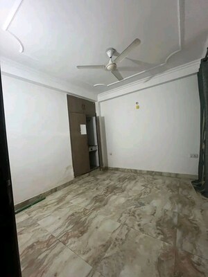 Room in 2 BHK Apartment at Palm Residency Chhatarpur, Chattarpur – for Rent