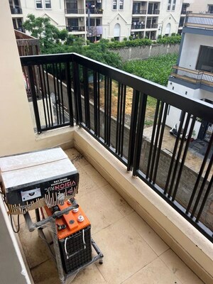 Balcony in 3 BHK Apartment at Pir Machalla – for Rent