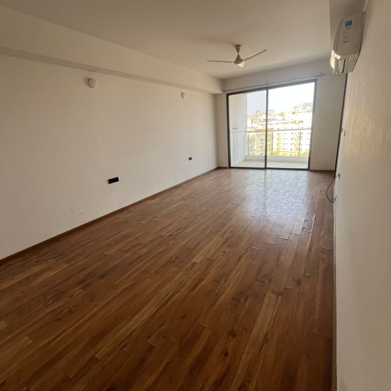 4 BHK + Servant Room 2201 Sq.Ft. Apartment in Pride Purple Park Titanium