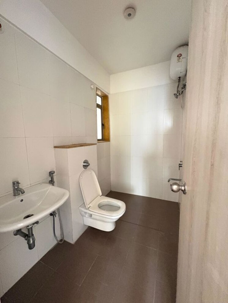 Bathroom, lodha-casa-rio-gold 2.5 Bedroom 800 Sq.Ft. Apartment In Dombivli East Thane 9855340