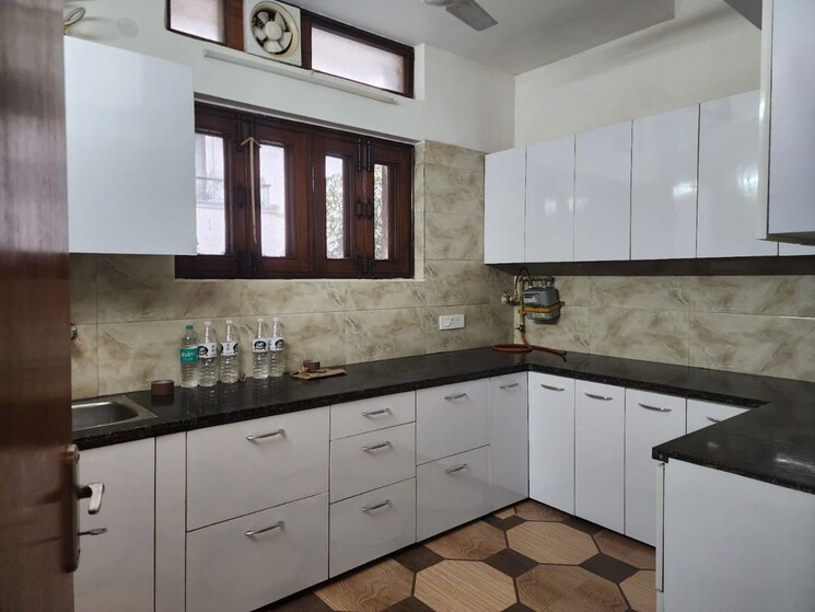 Kitchen, vasant vihar 3 Bedroom 1800 Sq.Ft. Builder Floor In Vasant Vihar Delhi 9855344