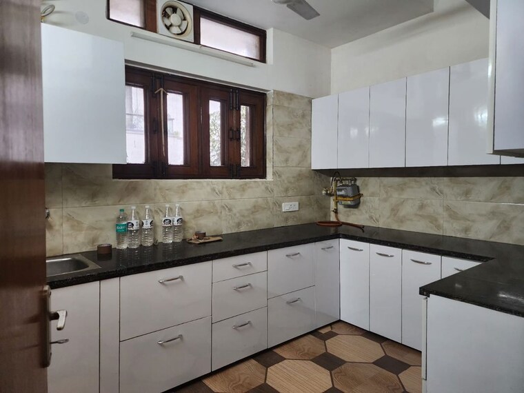 Kitchen, vasant vihar 3 Bedroom 1800 Sq.Ft. Builder Floor In Vasant Vihar Delhi 9855344