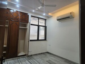 Room in 3 BHK Builder Floor at Vasant Vihar – for Rent
