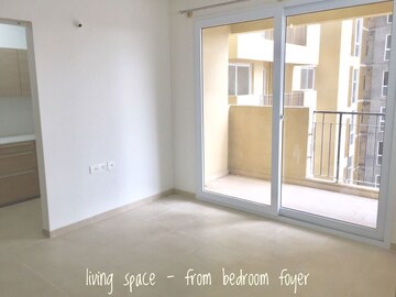 Room in 2.5 BHK Apartment at Bhartiya City, Thanisandra Main Road – for Rent