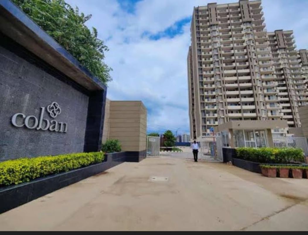 3 BHK + Servant Room Apartment For Sale in Pareena Coban Residences