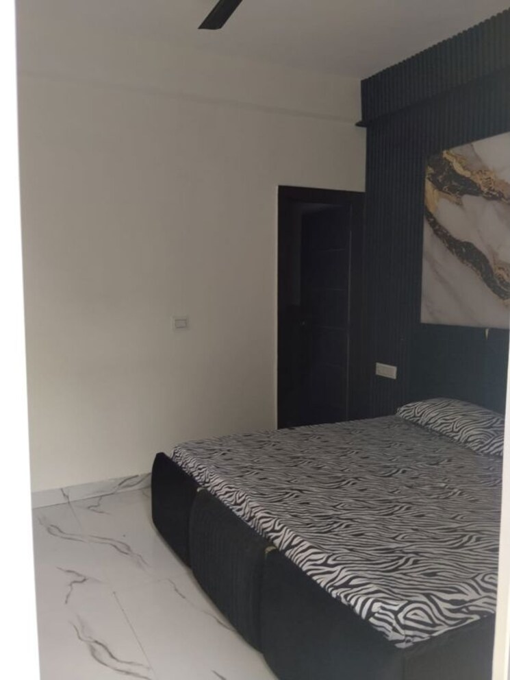 Bedroom, sector 73 3 Bedroom 1350 Sq.Ft. Builder Floor In Sector 73 Noida 9855404