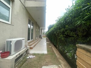 Balcony in 4 BHK Villa at BPTP Amstoria, Sector 102 – for Rent