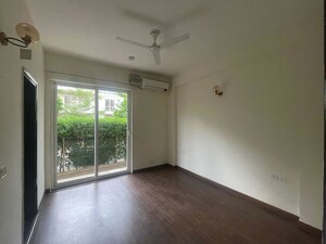 Room in 4 BHK Villa at BPTP Amstoria, Sector 102 – for Rent