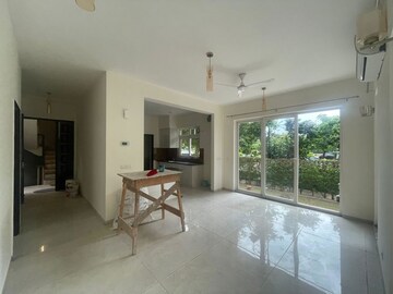 Living Room in 4 BHK Villa at BPTP Amstoria, Sector 102 – for Rent