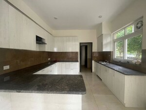Kitchen in 4 BHK Villa at BPTP Amstoria, Sector 102 – for Rent