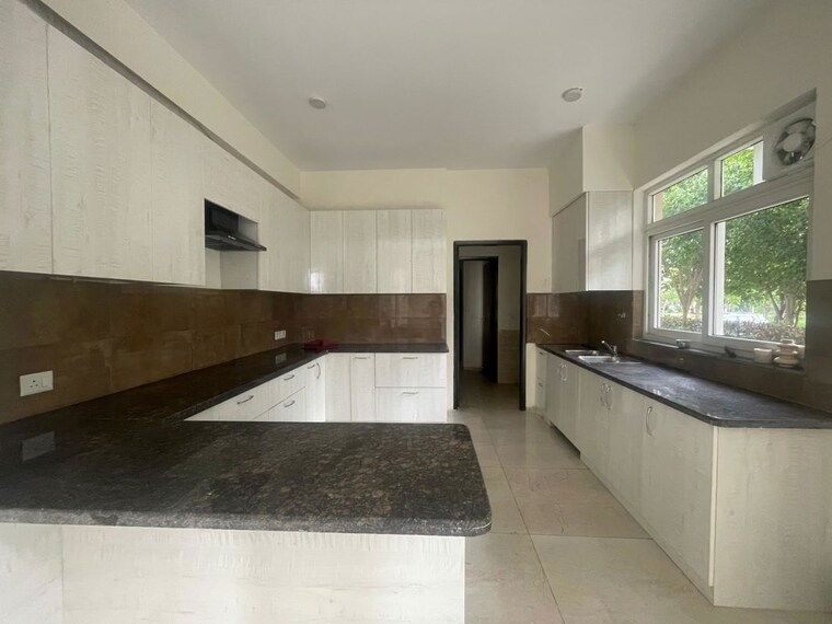 Kitchen, bptp-amstoria 4 Bedroom 3560 Sq.Ft. Villa In Sector 102 Gurgaon 9855411