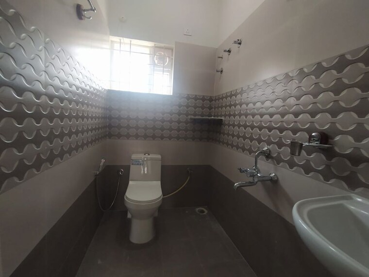 Bathroom, jagadish nagar 2 Bedroom 1200 Sq.Ft. Apartment In Jagadish Nagar Bangalore 9855418