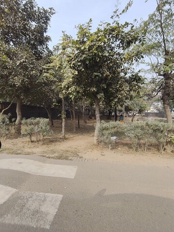 Master Bedroom in 2 BHK Independent House at Alpha Ii Greater Noida – for Sale