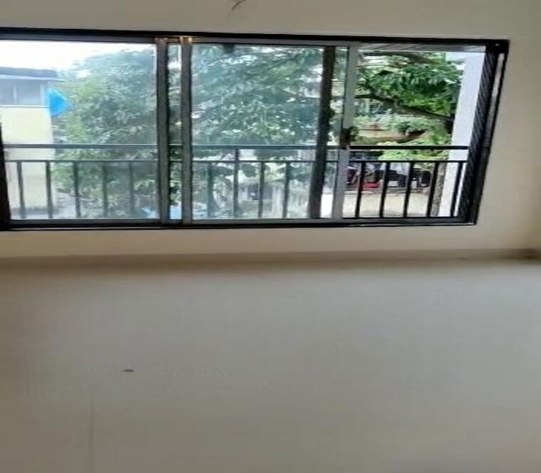 Room, dadar east 2 Bedroom 750 Sq.Ft. Apartment In Dadar East Mumbai 9855428