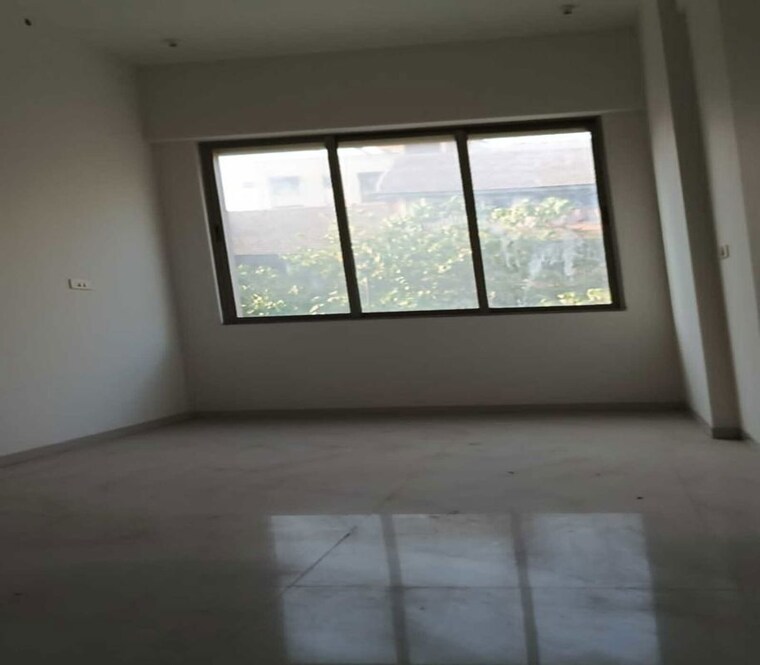 Room, matunga west Commercial Shop 500 Sq.Ft. In Matunga West Mumbai 9855433