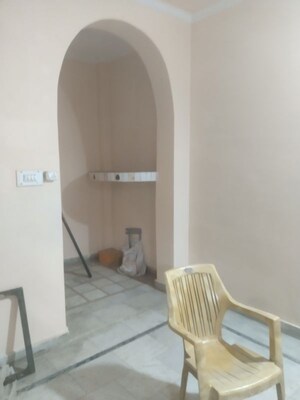 Master Bedroom in 2 BHK Builder Floor at Gomti Nagar – for Rent