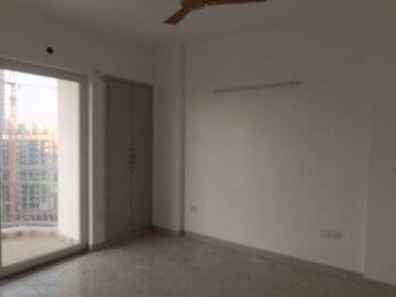 Room in 2.5 BHK Apartment at Urbtech Hilston, Sector 79 – for Rent