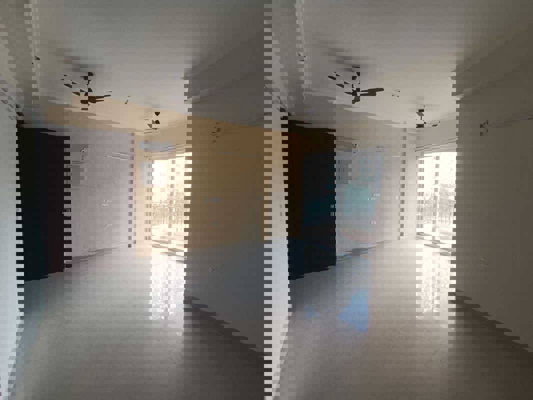 2.5 BHK + Study Room Apartment For Rent in Amrapali Crystal Homes