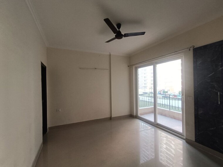 Room, amrapali-crystal-homes 2.5 Bedroom 1375 Sq.Ft. Apartment In Sector 76 Noida 9855465