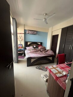 4 BHK + Servant Room Apartment For Rent in Amrapali Heartbeat City