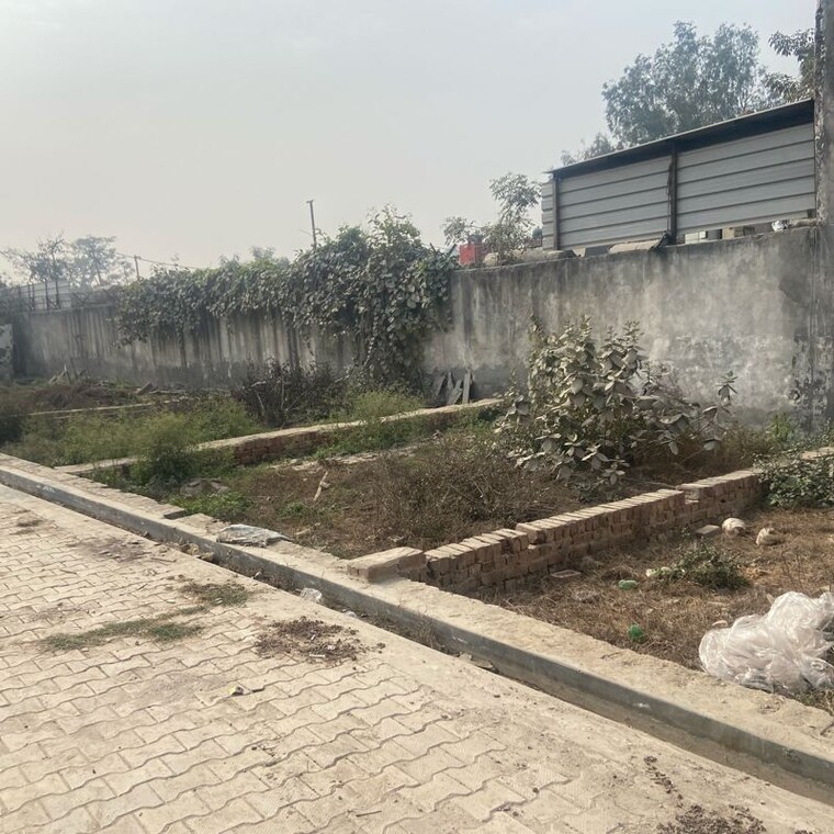 undefined, laxmi nagar  100 Sq.Yd. Plot In Laxmi Nagar Delhi 9855477