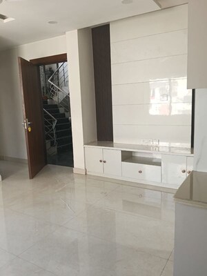 Kitchen in 3 BHK Builder Floor at Rps Palms, Sector 88 – for Rent