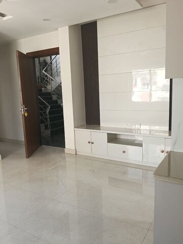 Kitchen in 3 BHK Builder Floor at Rps Palms, Sector 88 – for Rent