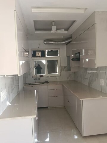 Kitchen in 3 BHK Builder Floor at Rps Palms, Sector 88 – for Rent