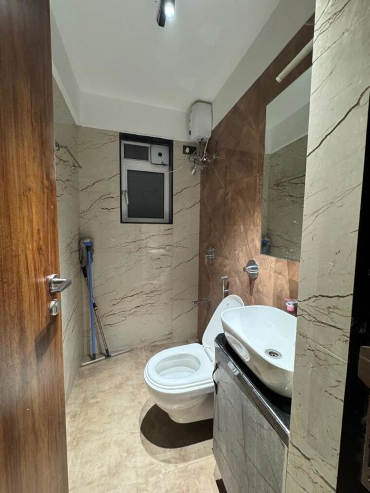 Bathroom, sanghvi-infenia 3 Bedroom 771 Sq.Ft. Apartment In Santacruz East Mumbai 9855503